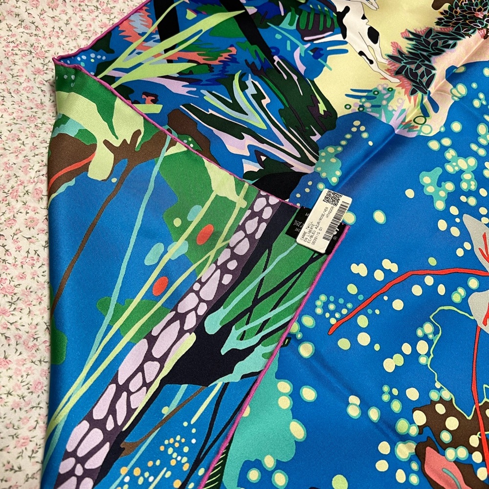 SOLD   Hermes 90x90 cm multiple color - Picture 2 of 5